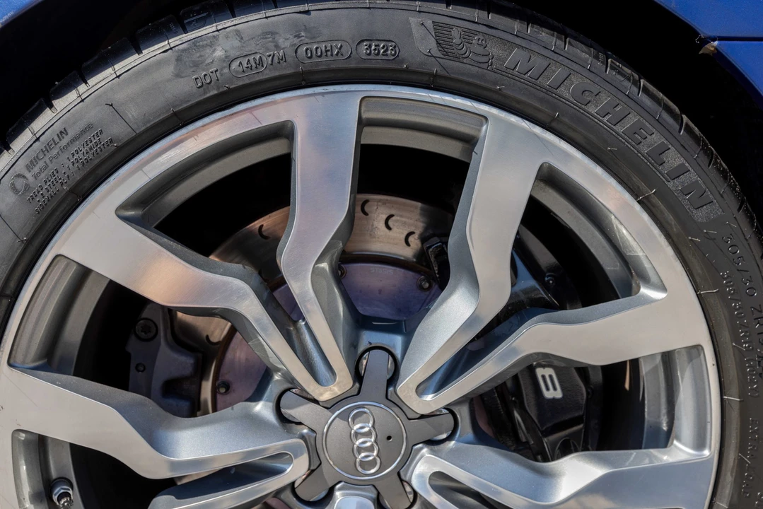 2011 Audi 42 R8 - Image 30 of 31