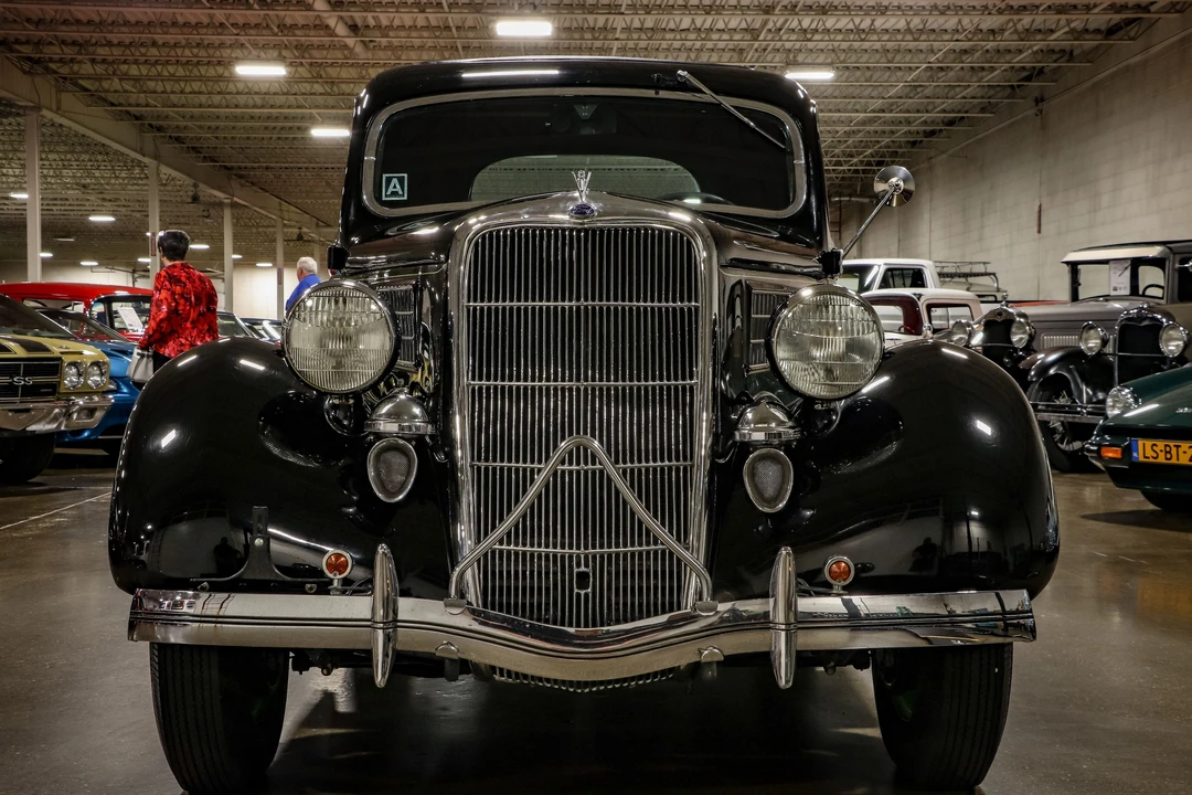 1935 Ford Model 48 & 68 - Image 4 of 11