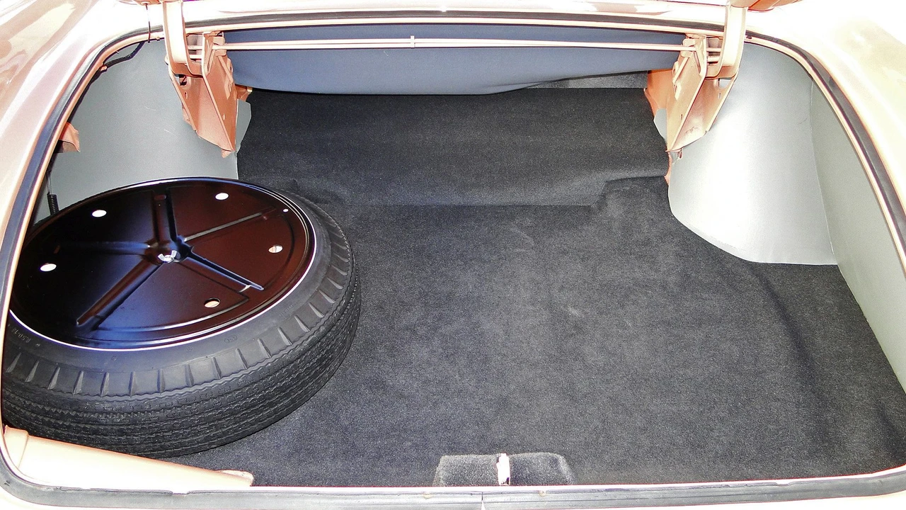 1957 Chrysler Imperial 2nd Gen - Image 12 of 15