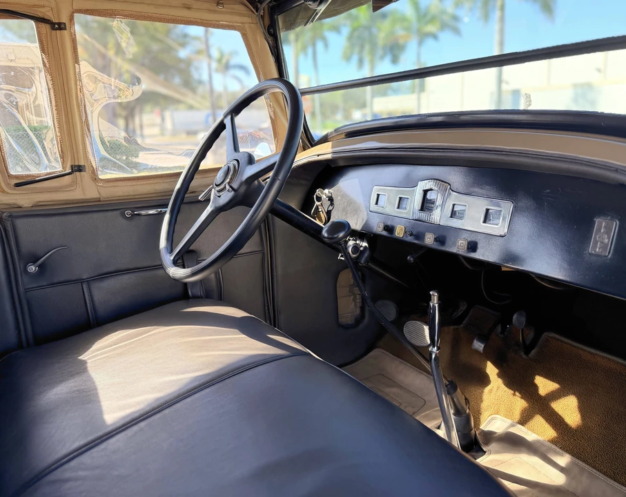 1930 Chrysler - Image 6 of 11