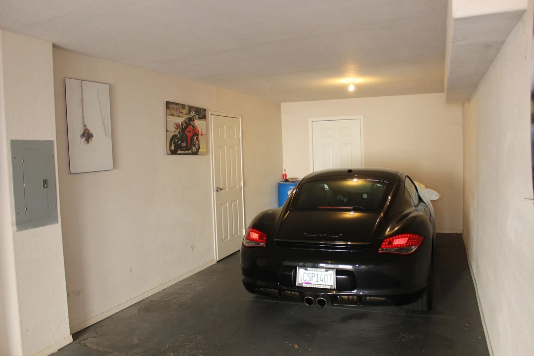2011 Porsche 987 Cayman S - Image 8 of 20