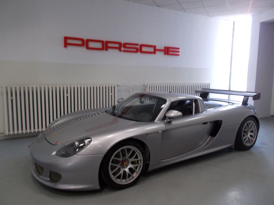 2005 Porsche Carrera GT - Image 2 of 6