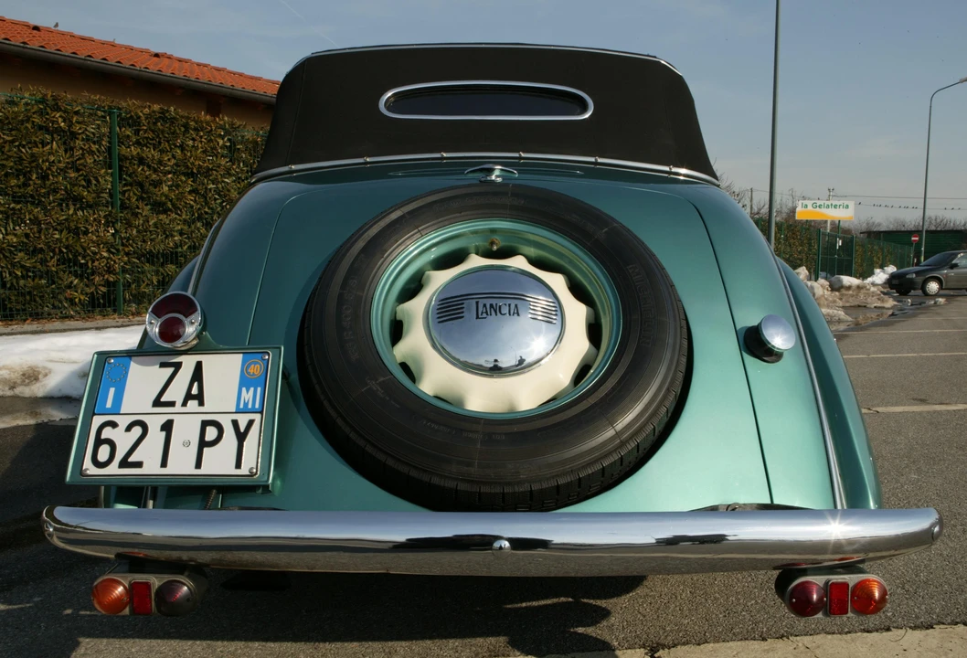 1940 Lancia - Image 3 of 5