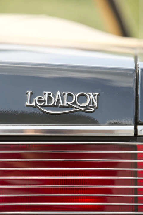 1986 Chrysler LeBaron - Image 25 of 31