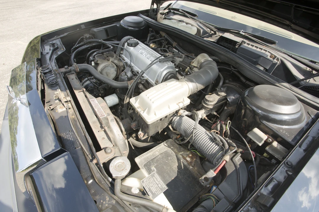 1986 Chrysler LeBaron - Image 10 of 31