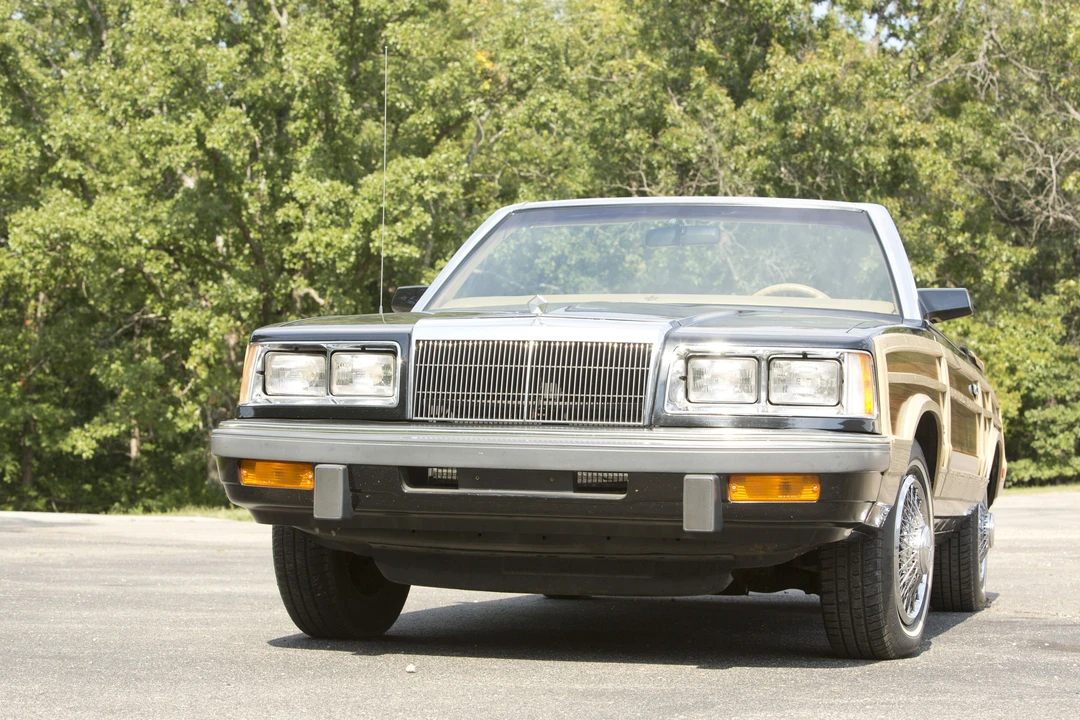 1986 Chrysler LeBaron - Image 2 of 31