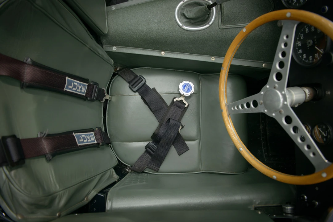 1988 Jaguar Replica - Image 10 of 31