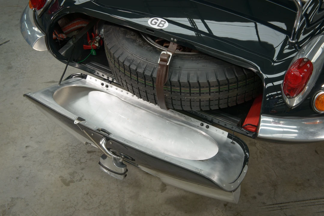1988 Jaguar Replica - Image 23 of 31