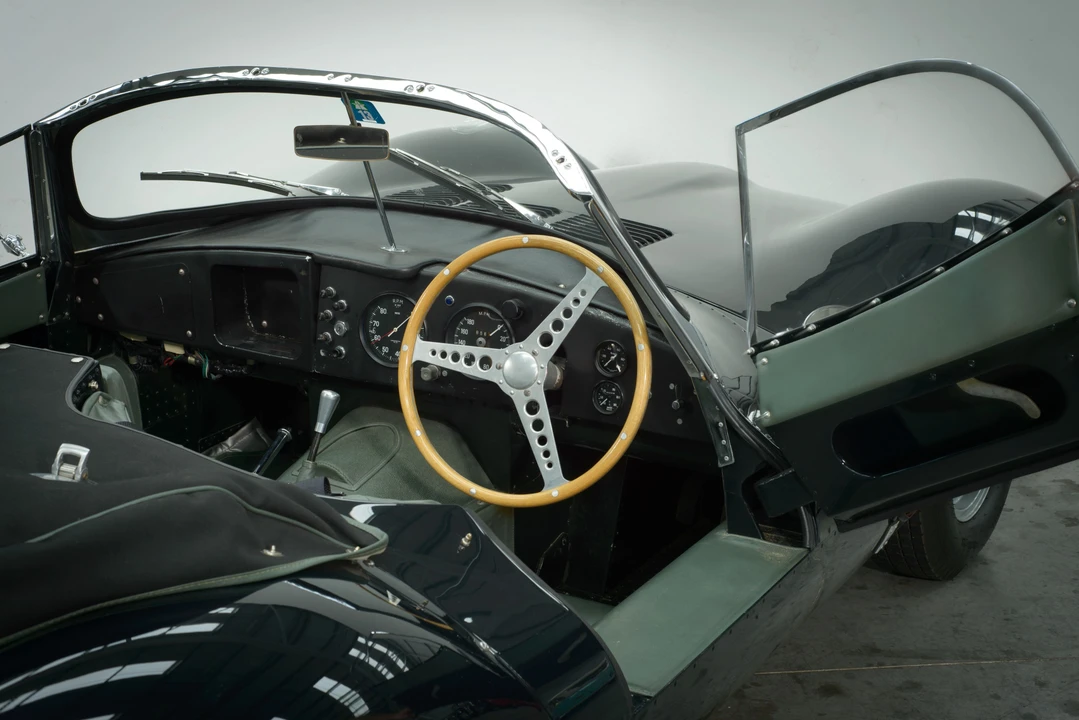 1988 Jaguar Replica - Image 28 of 31
