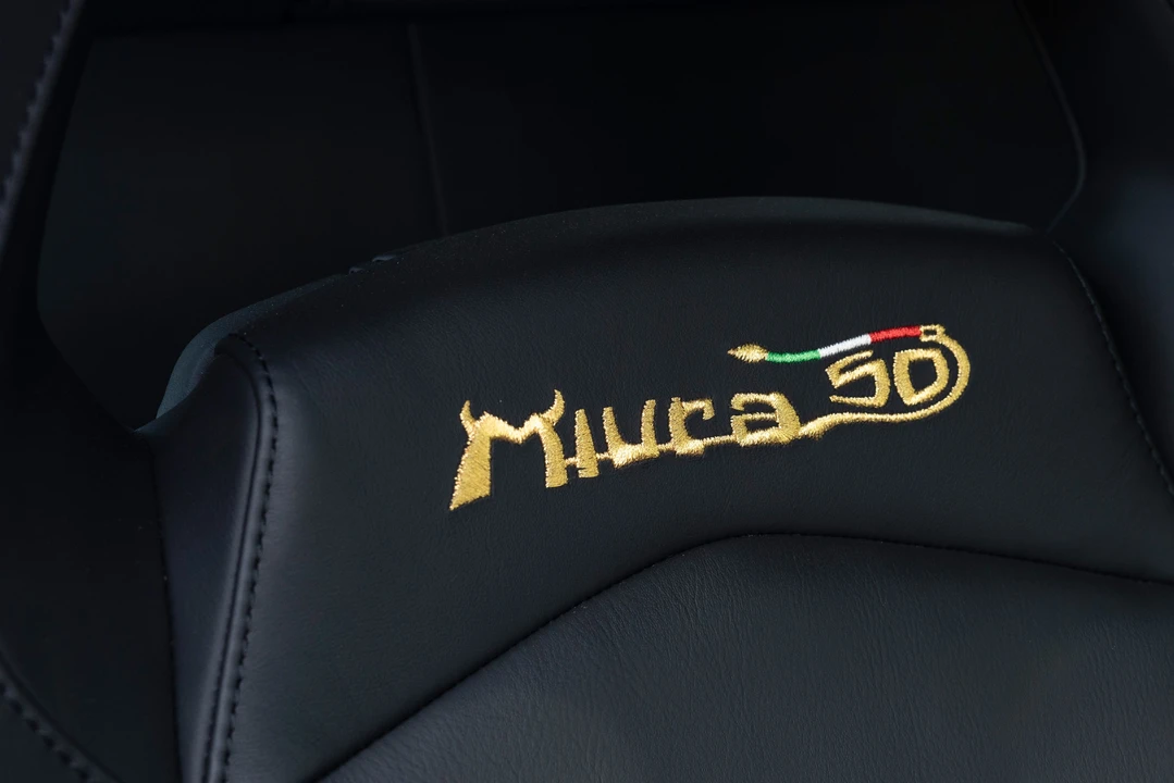 2016 Lamborghini Aventador LP700-4 - Image 2 of 31