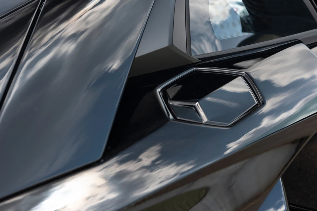 2016 Lamborghini Aventador LP700-4 - Image 18 of 31