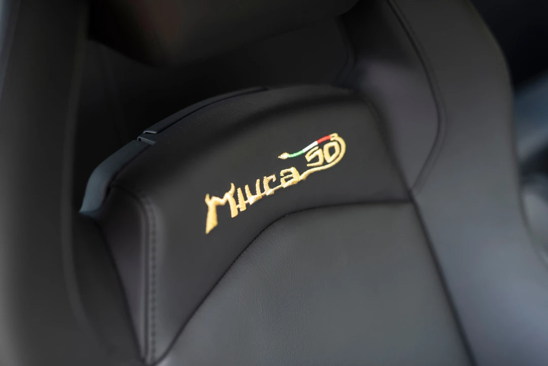 2016 Lamborghini Aventador LP700-4 - Image 4 of 31