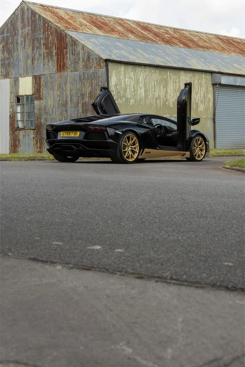 2016 Lamborghini Aventador LP700-4 - Image 13 of 31