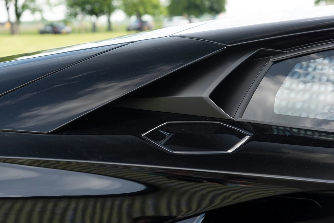 2016 Lamborghini Aventador LP700-4 - Image 17 of 31