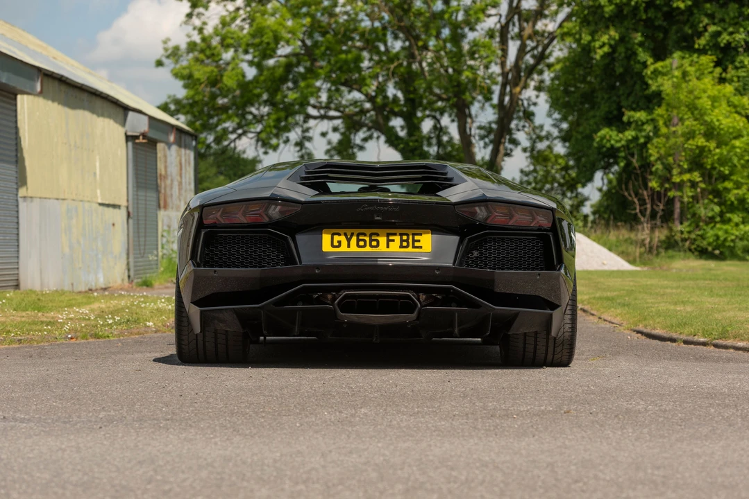 2016 Lamborghini Aventador LP700-4 - Image 8 of 31