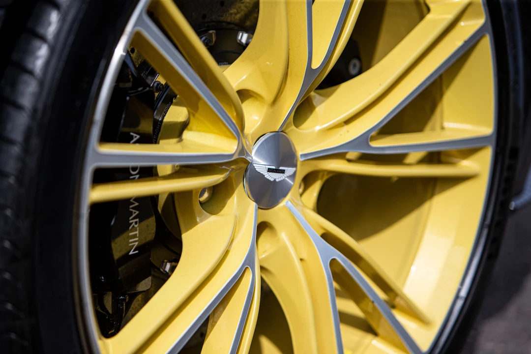 2015 Aston Martin Vanquish 2nd Gen - Image 23 of 31