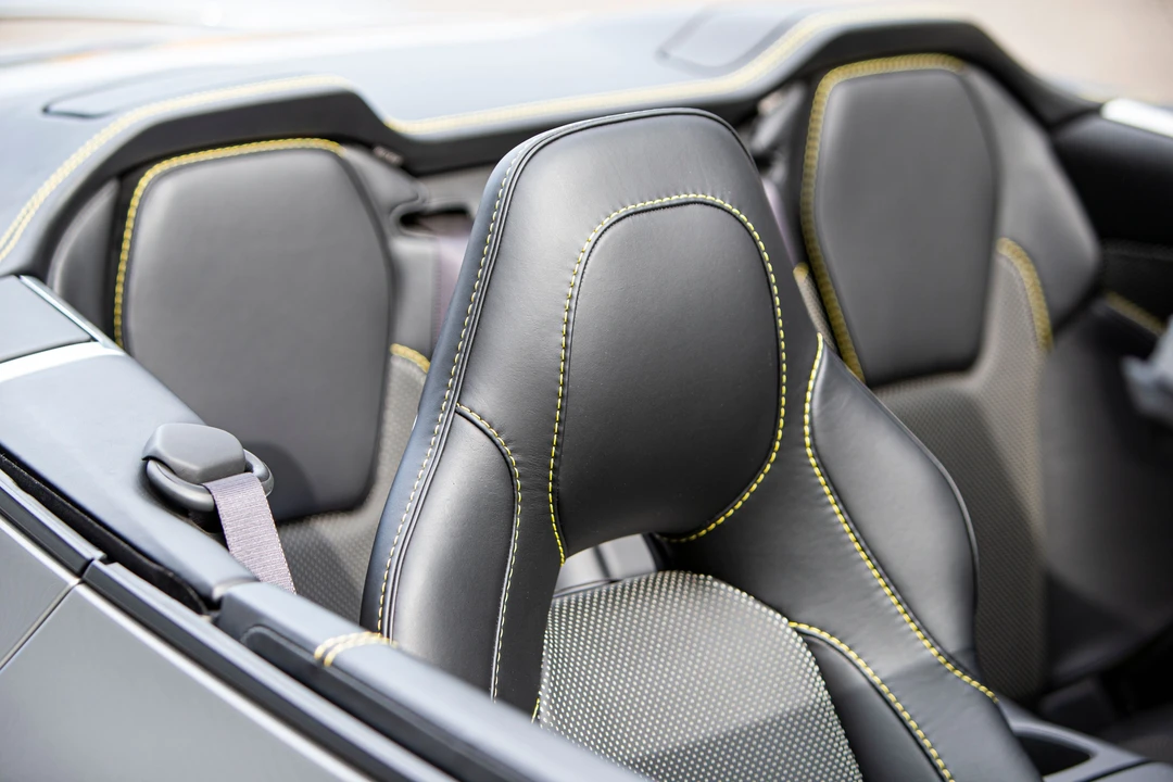 2015 Aston Martin Vanquish 2nd Gen - Image 19 of 31