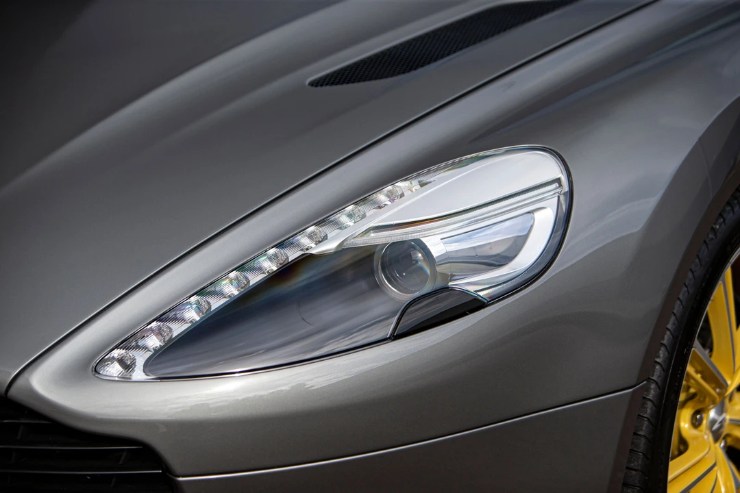 2015 Aston Martin Vanquish 2nd Gen - Image 27 of 31