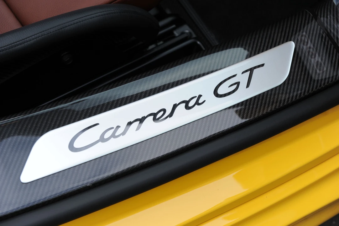 2005 Porsche Carrera GT - Image 16 of 31
