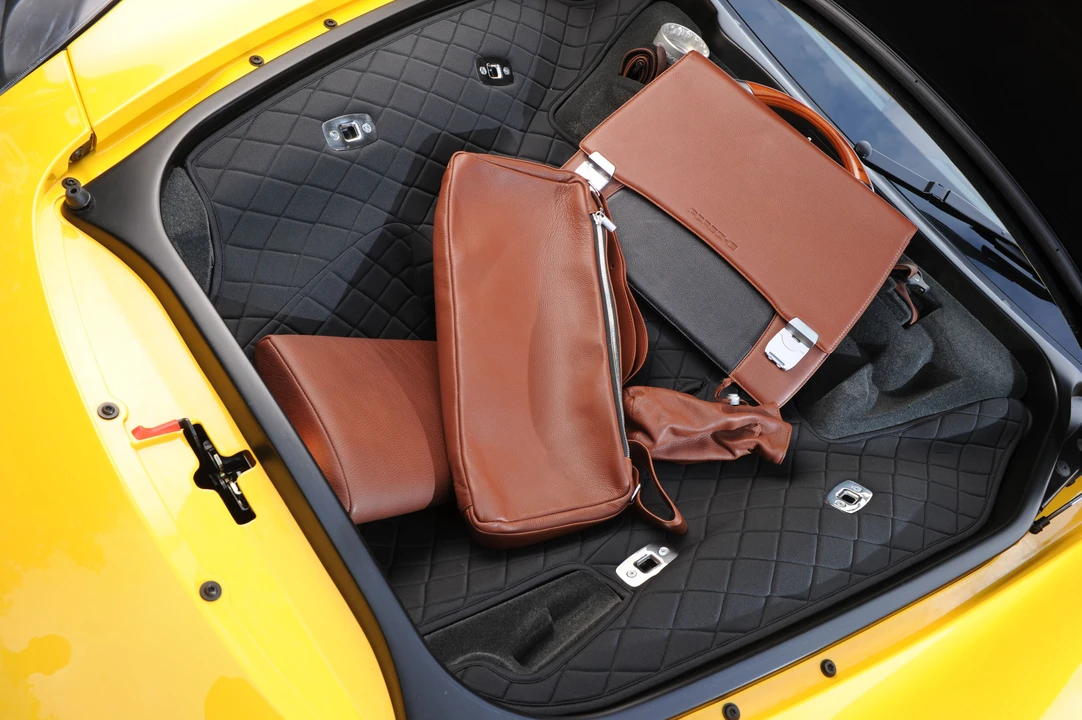 2005 Porsche Carrera GT - Image 13 of 31