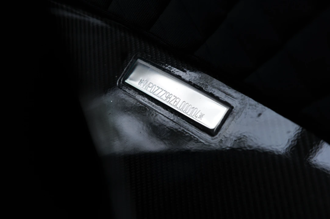 2005 Porsche Carrera GT - Image 22 of 31