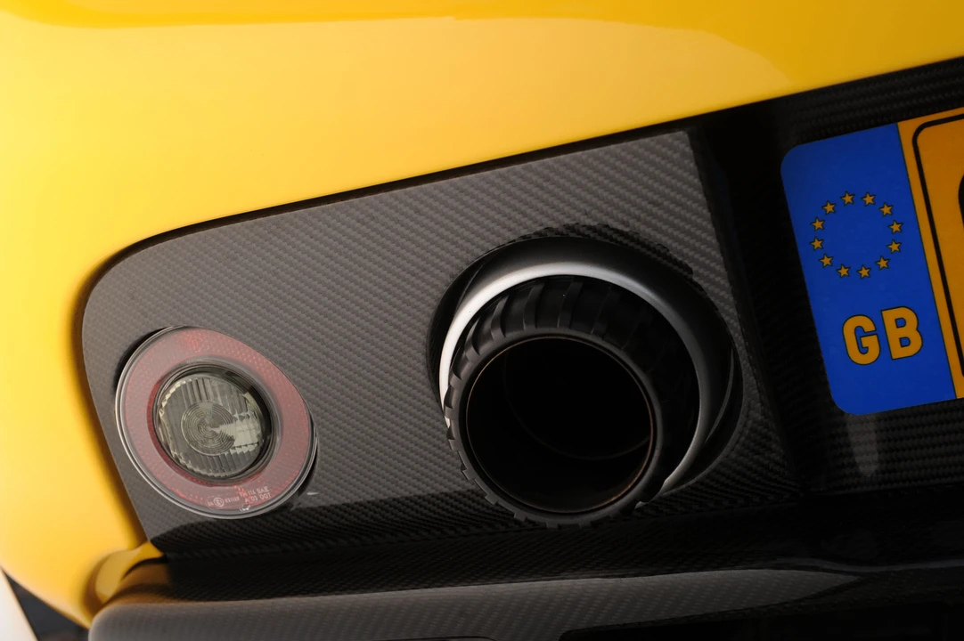 2005 Porsche Carrera GT - Image 28 of 31