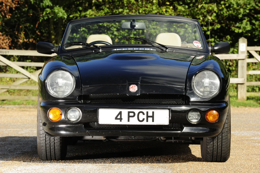 1996 MG RV8 - Image 5 of 5