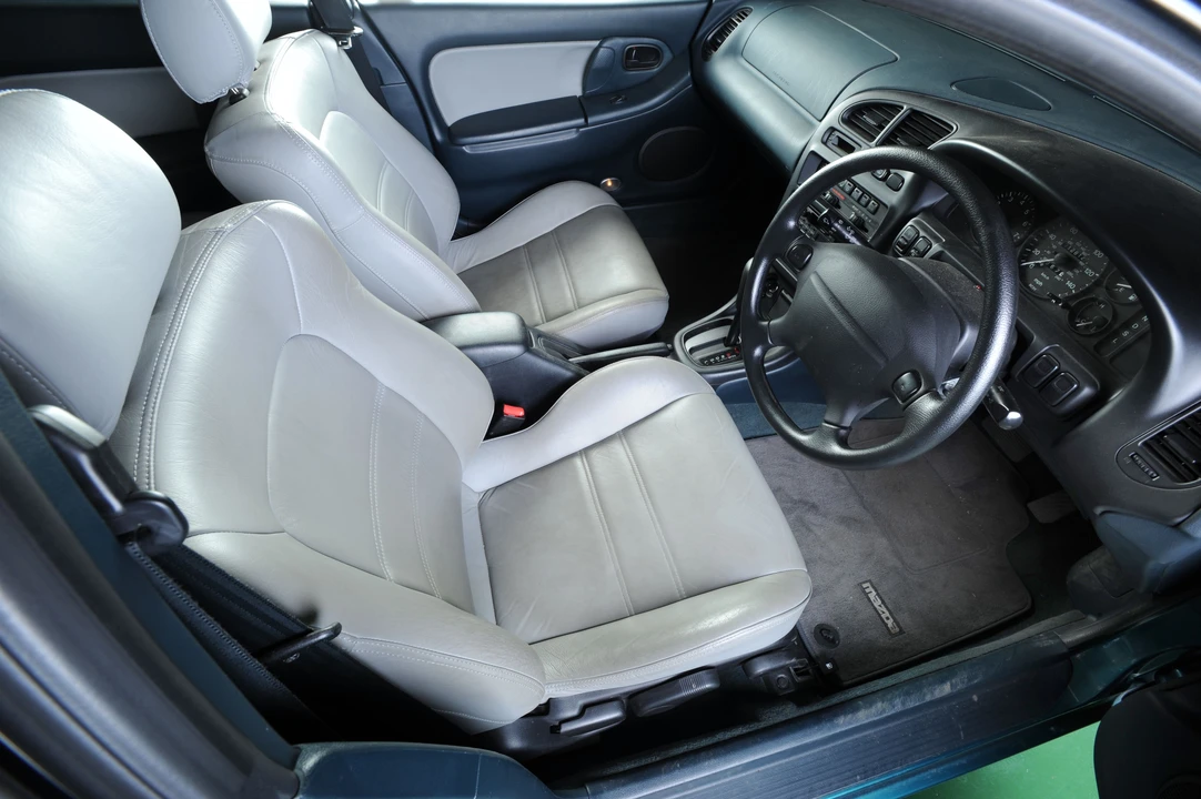 1994 Mazda Lantis - Image 3 of 4