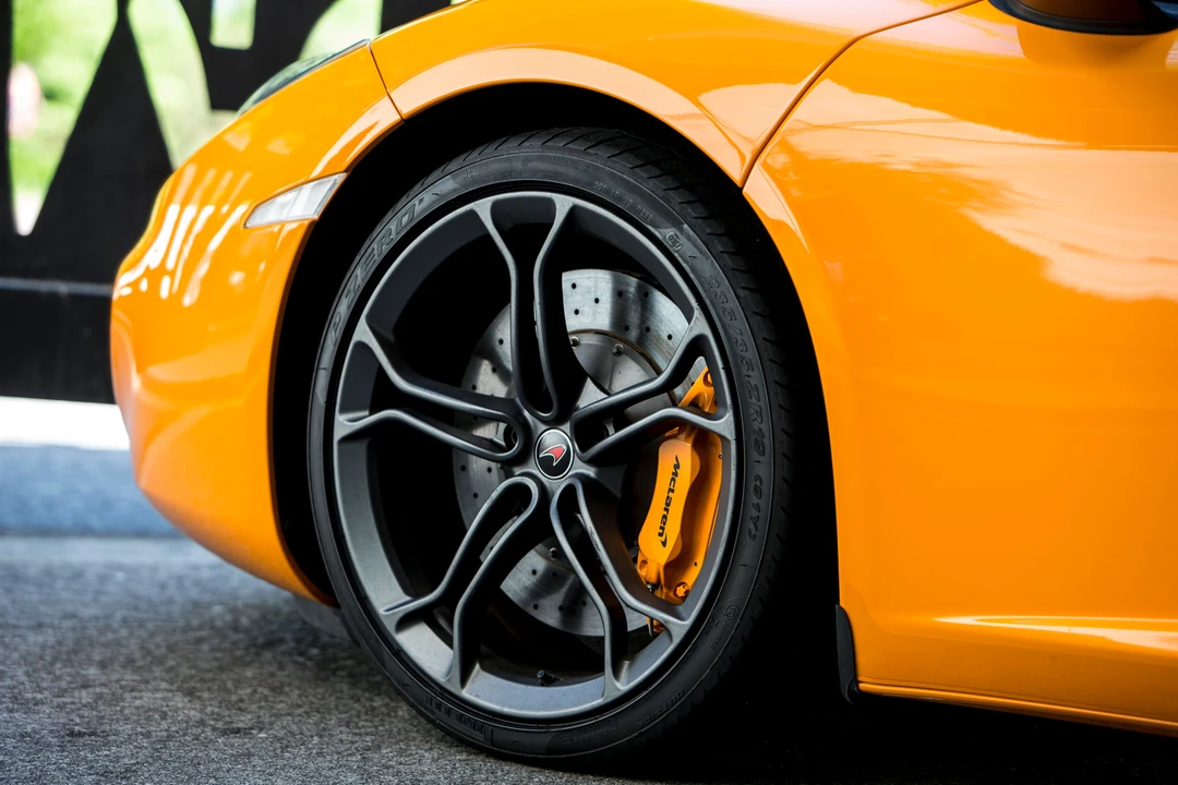 2012 McLaren MP4-12C - Image 10 of 26