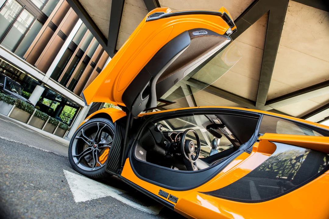 2012 McLaren MP4-12C - Image 16 of 26