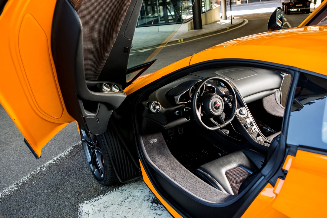 2012 McLaren MP4-12C - Image 18 of 26