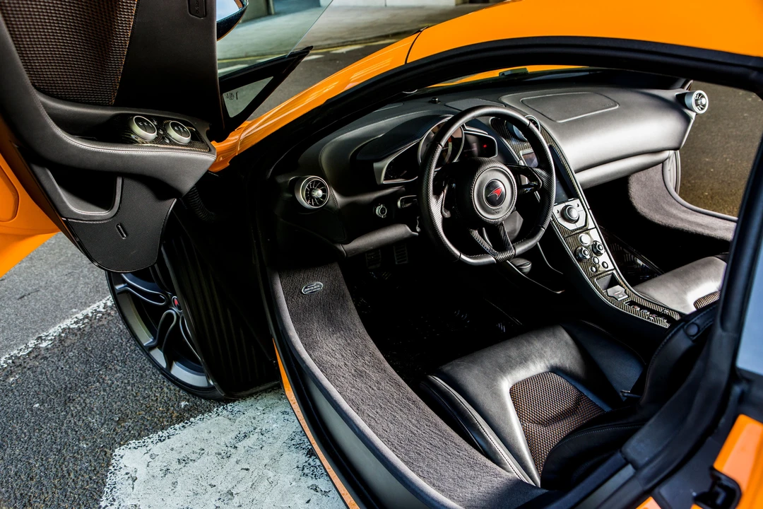 2012 McLaren MP4-12C - Image 15 of 26