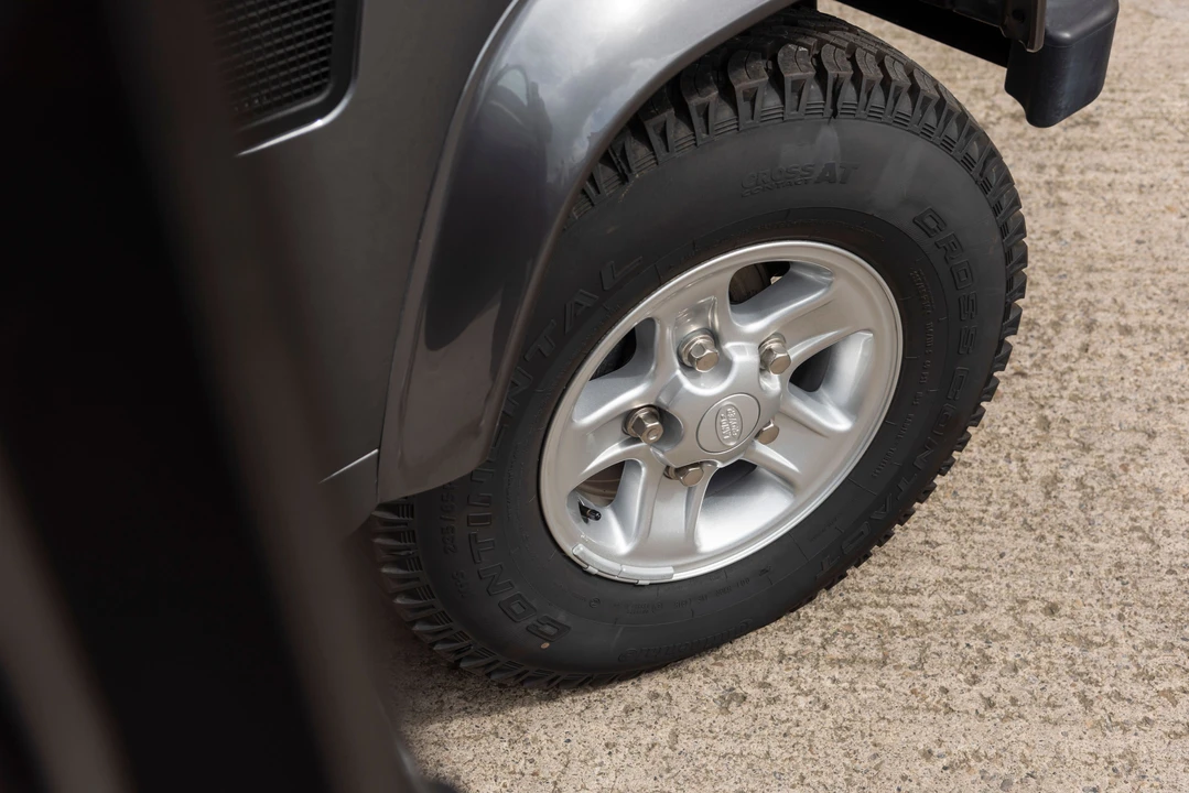2016 Land Rover Defender 110 - Image 21 of 31