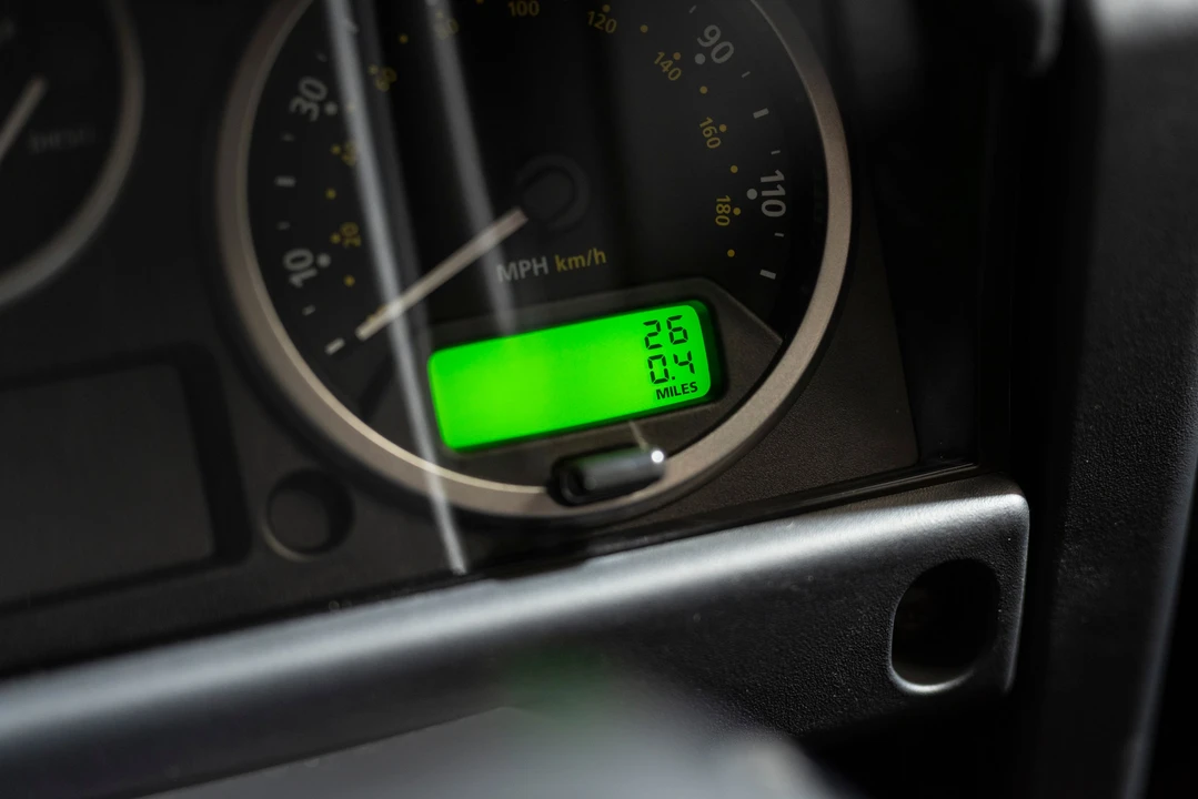 2016 Land Rover Defender 110 - Image 15 of 31