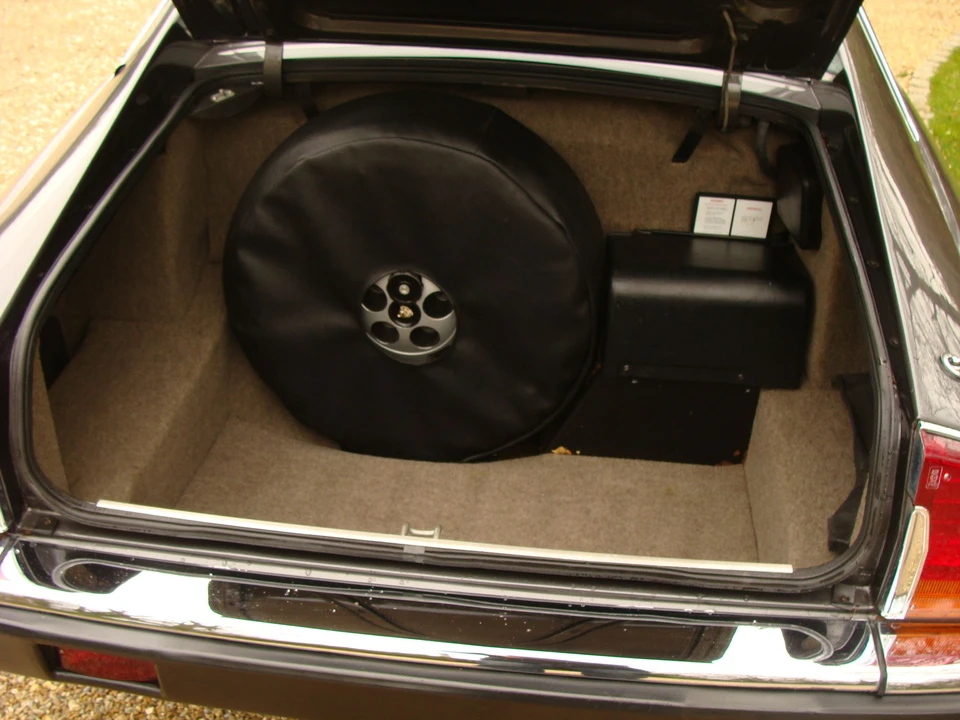 1984 Jaguar XJS Pre-Facelift V12 - Image 3 of 10