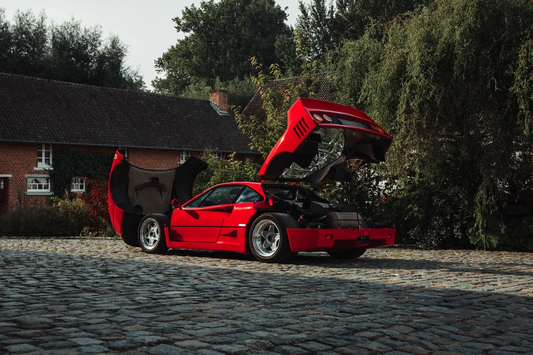 1989 Ferrari F40 - Image 10 of 31