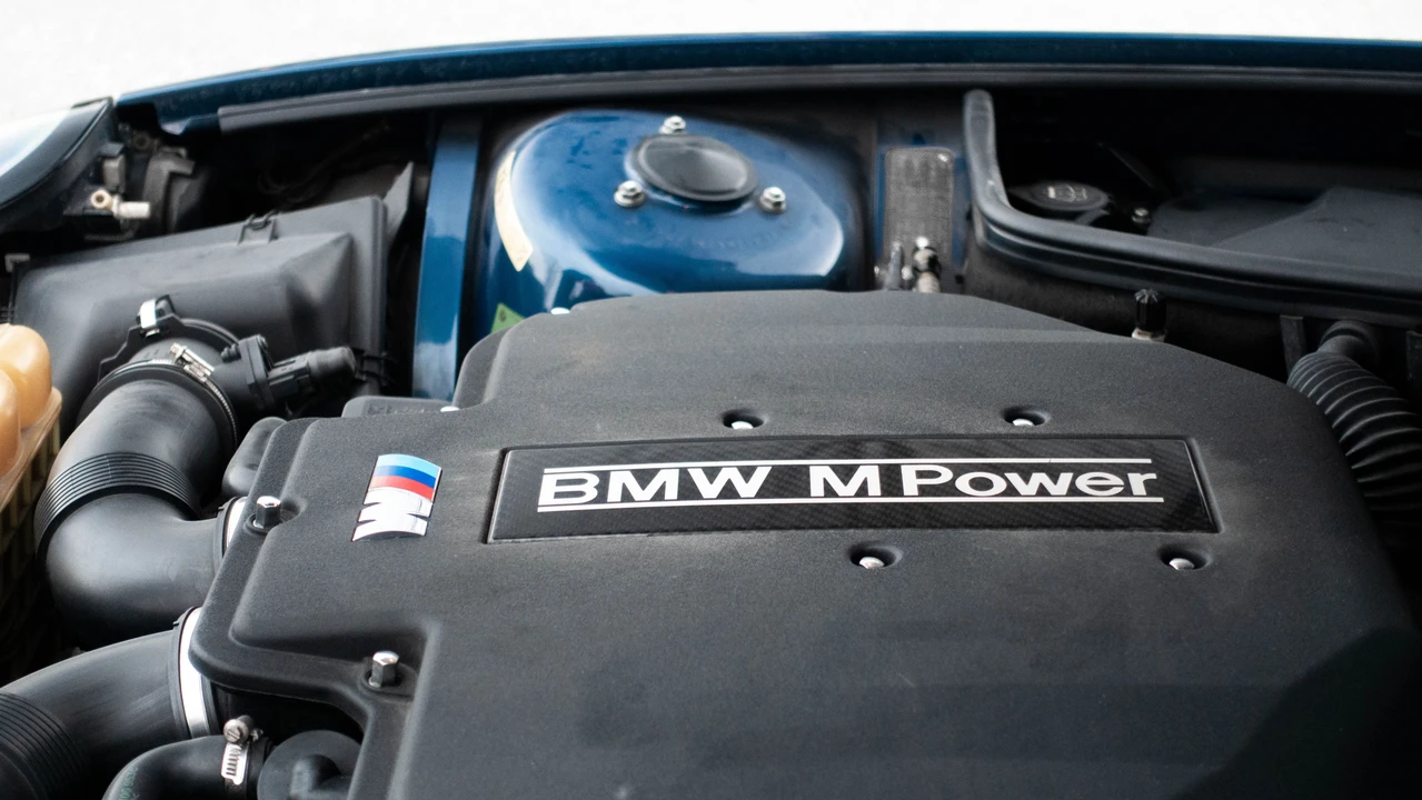2001 BMW Z8 - Image 18 of 31