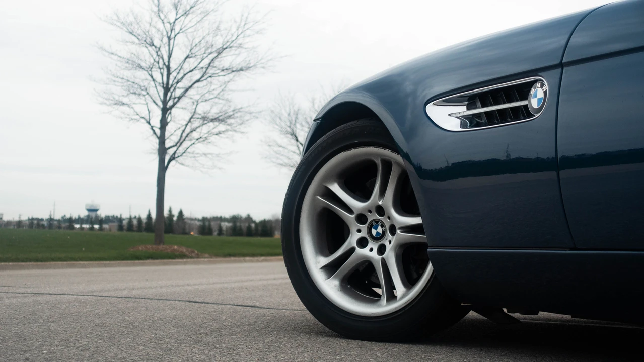 2001 BMW Z8 - Image 20 of 31