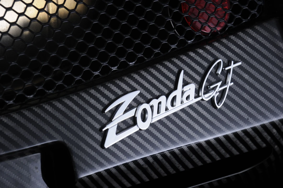 2010 Pagani Zonda - Image 17 of 25