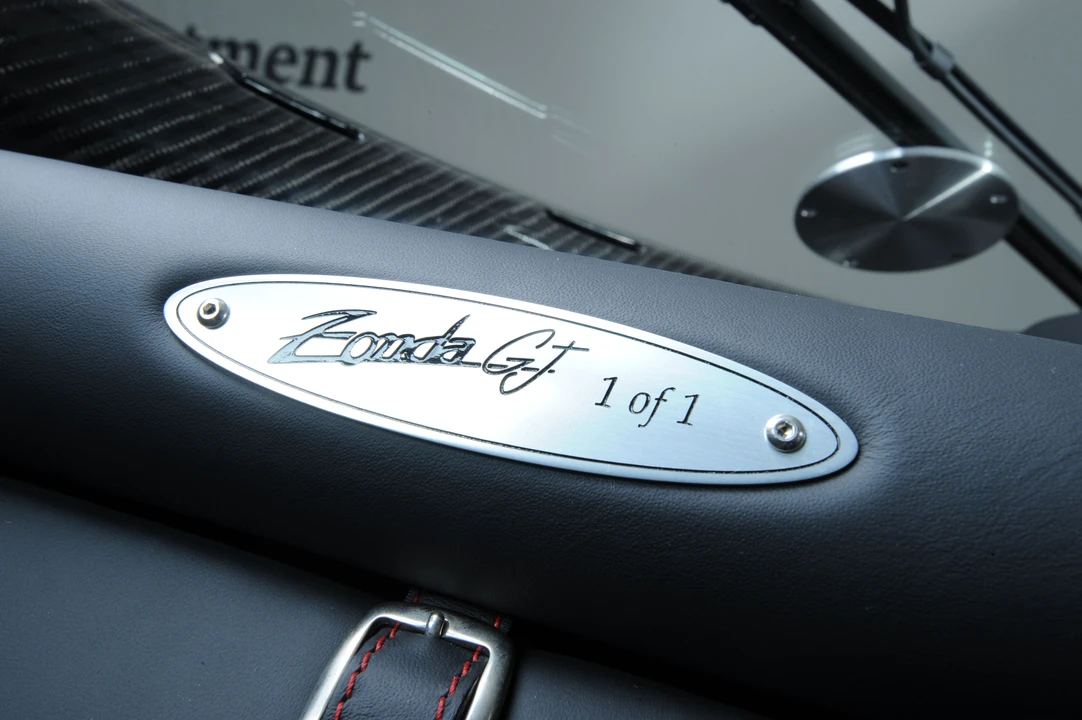 2010 Pagani Zonda - Image 3 of 25