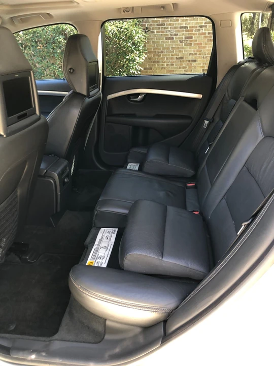 2010 Volvo XC70 3rd Gen - Image 11 of 11