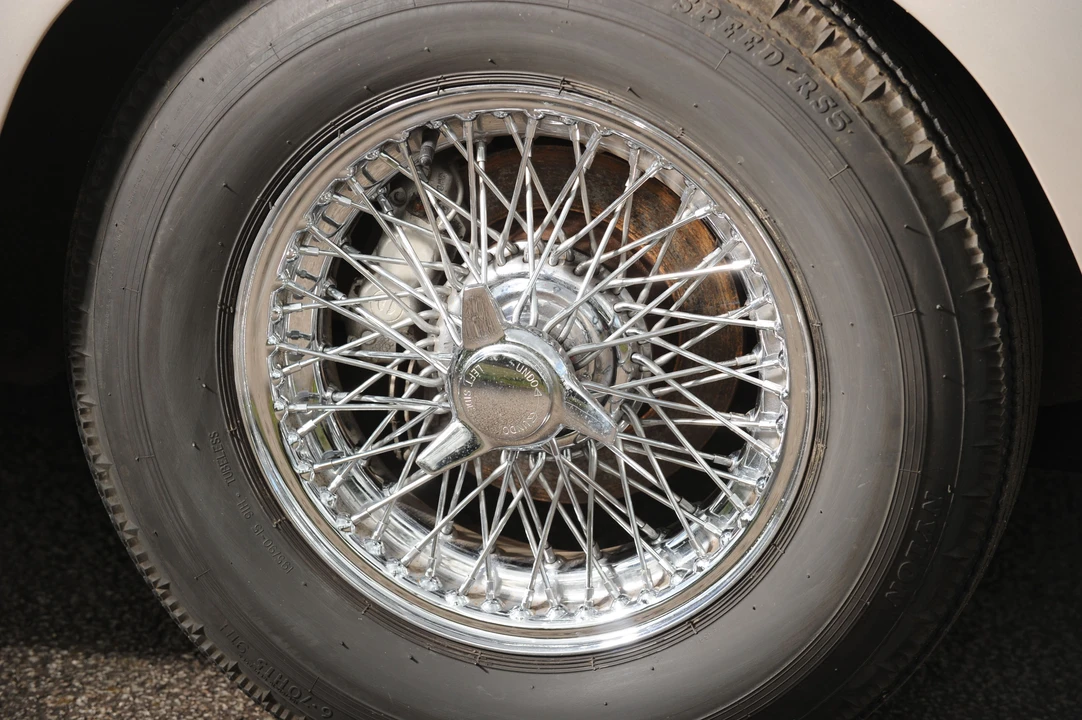 1969 Aston Martin DB6 - Image 15 of 21