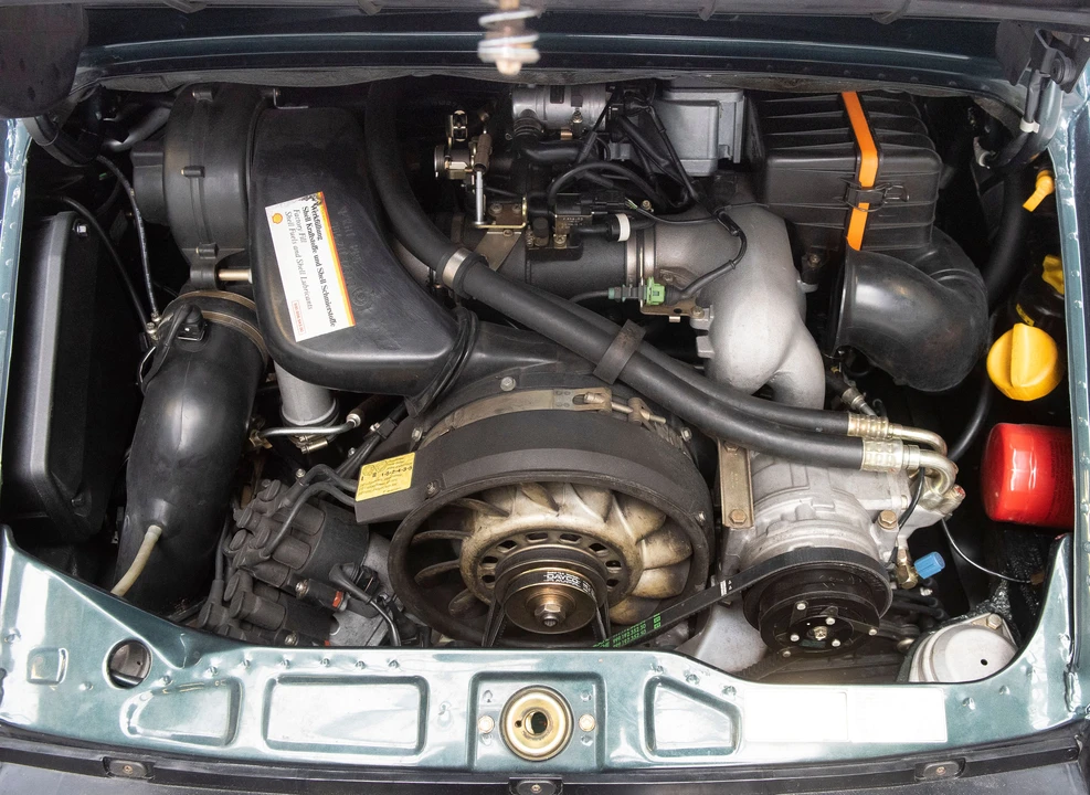 1990 Porsche 964 Carrera 4 - Image 17 of 31