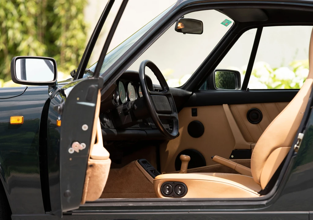 1990 Porsche 964 Carrera 4 - Image 13 of 31