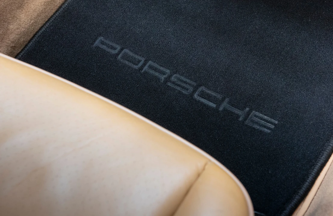 1990 Porsche 964 Carrera 4 - Image 27 of 31