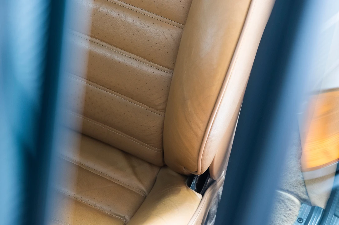 1990 Porsche 964 Carrera 4 - Image 23 of 31