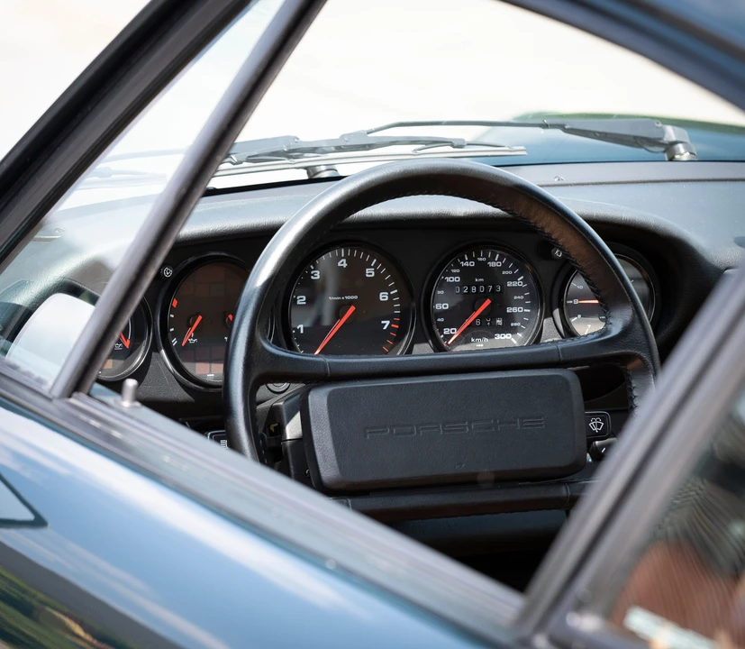 1990 Porsche 964 Carrera 4 - Image 14 of 31