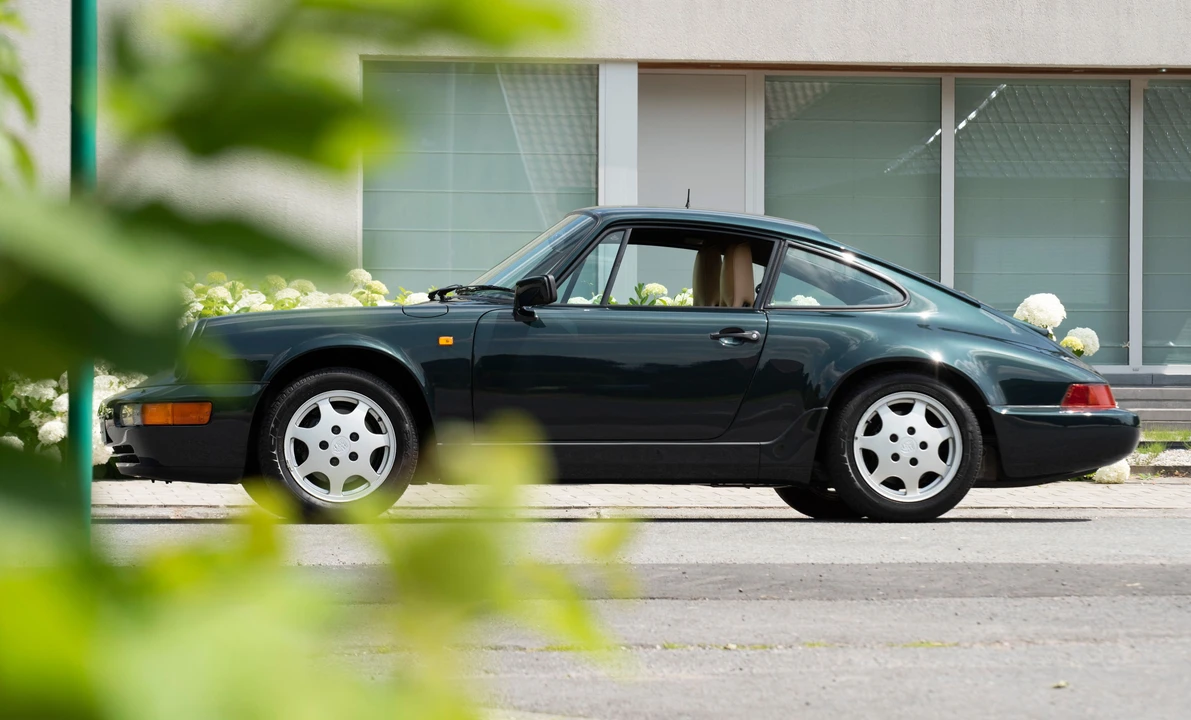 1990 Porsche 964 Carrera 4 - Image 9 of 31