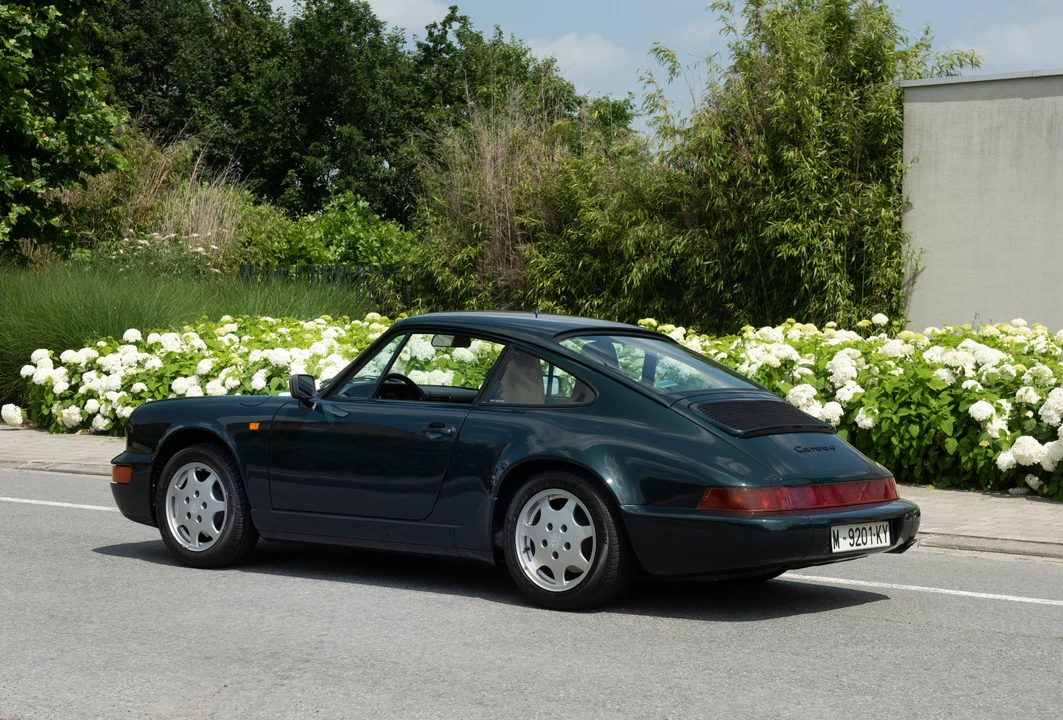 1990 Porsche 964 Carrera 4 - Image 12 of 31