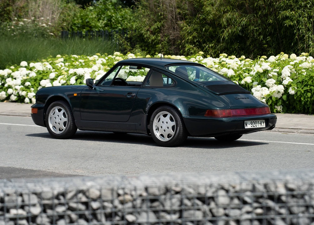 1990 Porsche 964 Carrera 4 - Image 10 of 31
